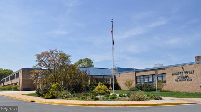 Building Photo - 3300 Prince William Dr