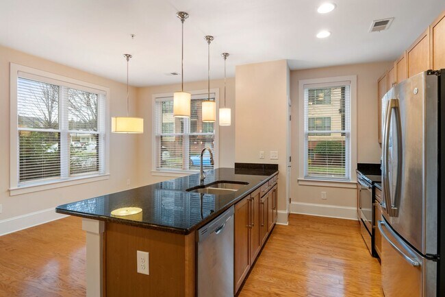 Building Photo - Luxurious 2BR Condo with Fantastic Upgrades!  Pet friendly!