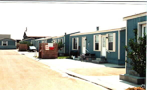 Building Photo - Sea Breeze Villas