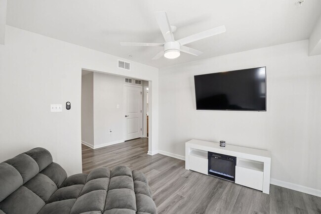 Building Photo - Step into a beautifully designed contemporary residence that exudes style and comfort at every turn.