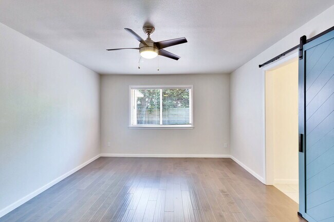 Building Photo - 2815 Inridge Dr