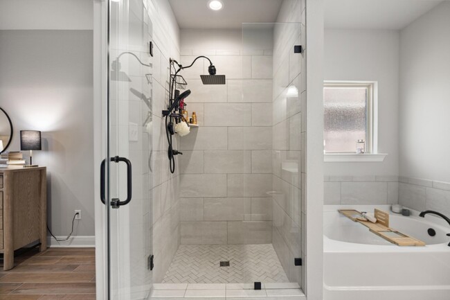 Building Photo - 212 Blaze Blvd