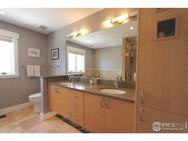 Building Photo - 5 Bed 3 Bath Home in South Boulder