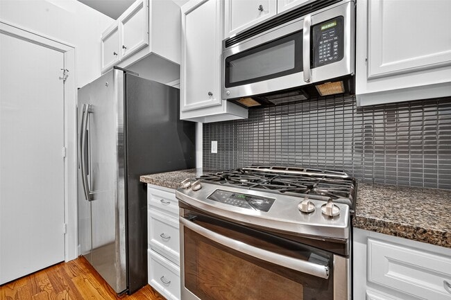 Building Photo - 2710 Hullsmith Dr