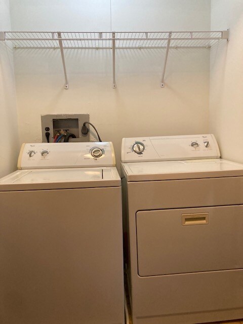 Building Photo - 1887 Silver Bell Rd