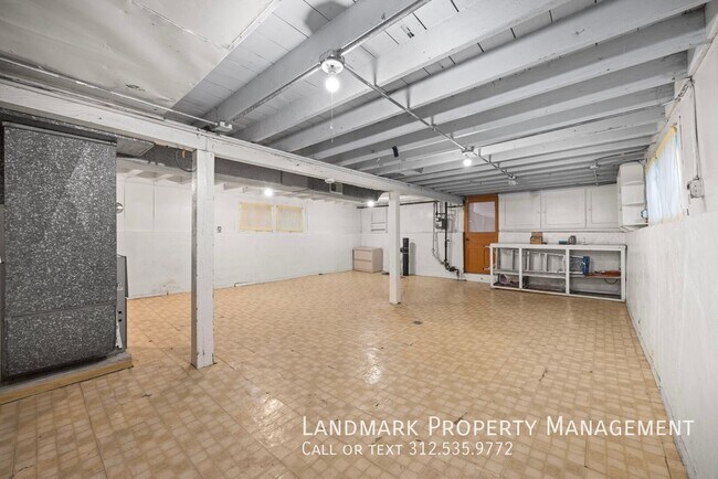 Building Photo - 3030 N Normandy Ave