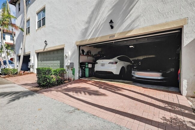 Building Photo - 2705 SW 119th Way