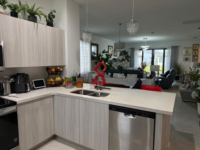 Building Photo - 5227 Nevola Ave