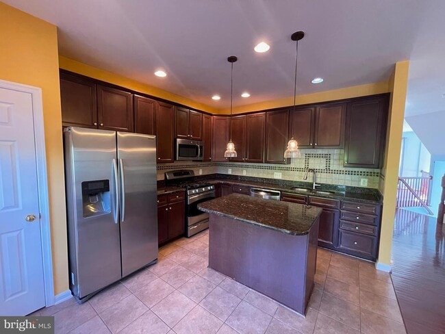 Building Photo - 43297 Stonegarden Terrace