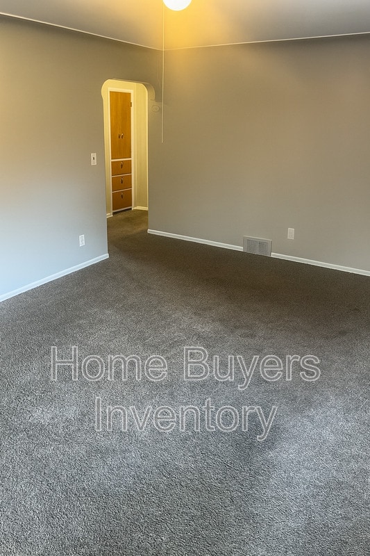 Building Photo - 2235 Ridgelawn Ave