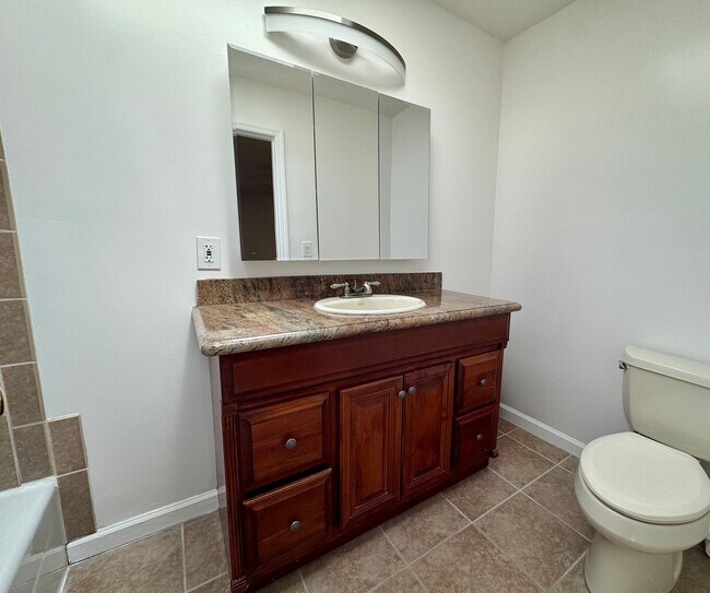Building Photo - Highly sought-after Del Aire neighborhood!