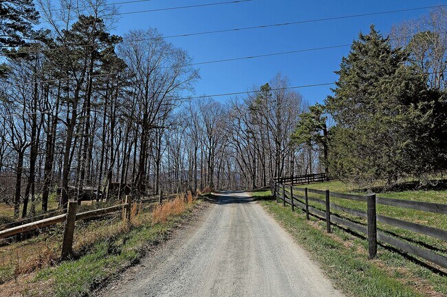 Building Photo - Pet-Friendly Crozet Cottage In A Partially Wooded Setting
