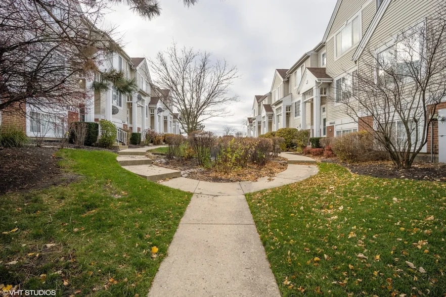 Building Photo - 9445 Harrison St