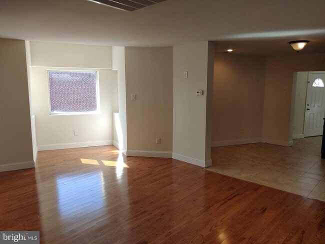 Primary Photo - 1749 W Passyunk Ave