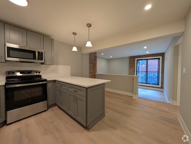 Building Photo - 1254 N La Salle Dr