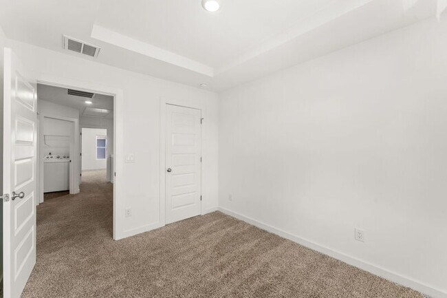 Building Photo - 409 N Gay Ave