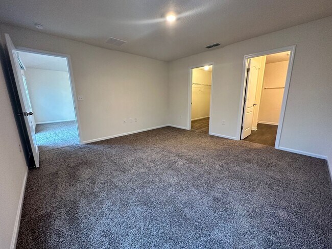 Building Photo - 108 Teakwood Dr
