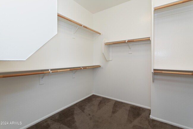 Building Photo - 10432 W Papago St