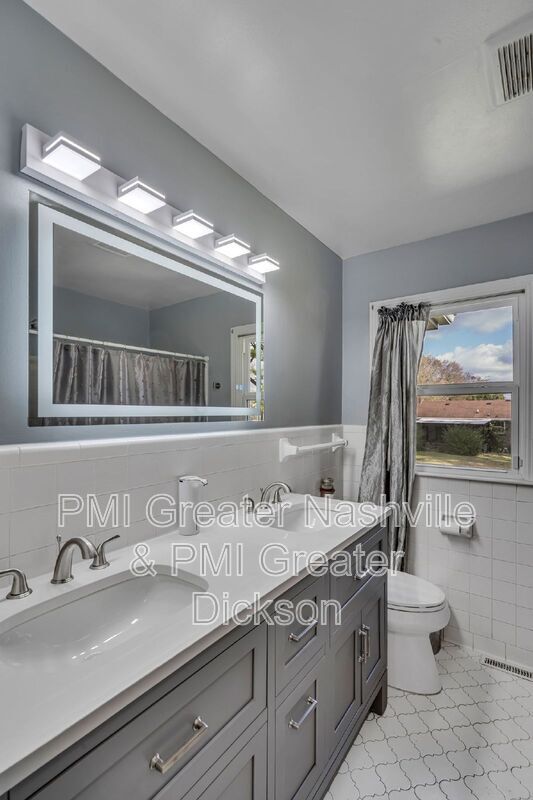 Building Photo - 1217 Shawnee Rd