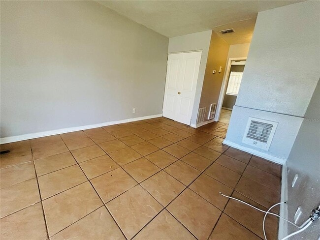 Building Photo - 4632 Ken Knight Dr N