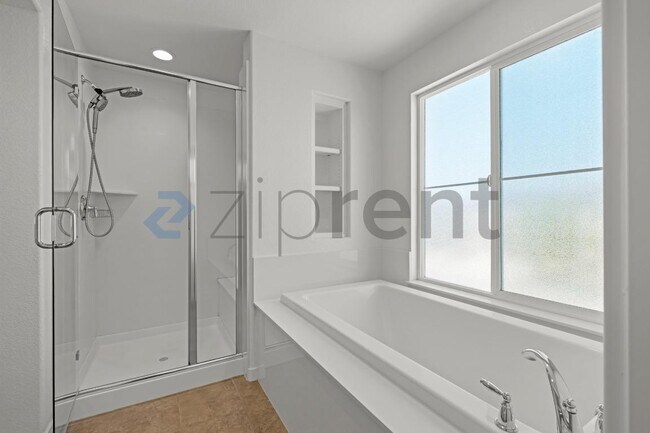 Building Photo - 136 Willowrun Wy