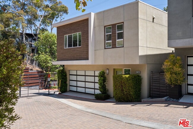 Building Photo - 2780 Wright Ln