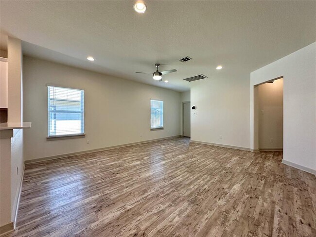 Building Photo - 5132 Vanner Path