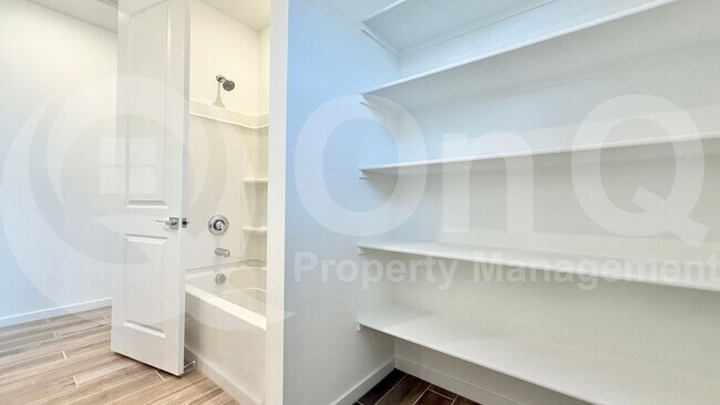 Building Photo - 141 N 175th Ave