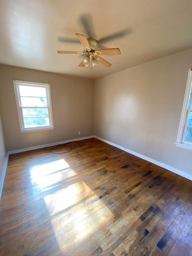 Building Photo - 1027 Bellemeade Ave