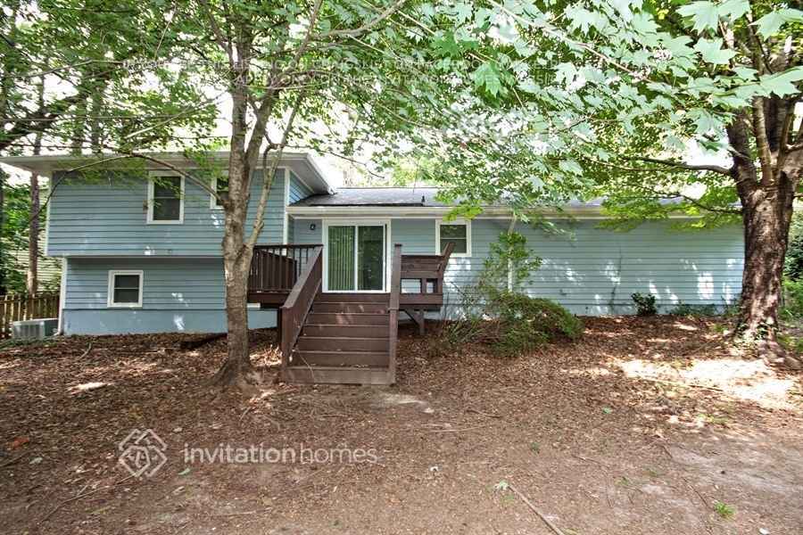 Building Photo - 208 Clydesdale Rd