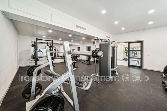 Building Photo - 4511 E 31st St