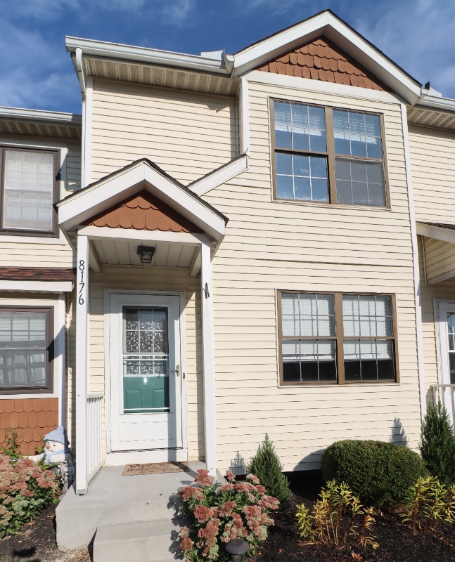 Building Photo - 8176 Rochester Way
