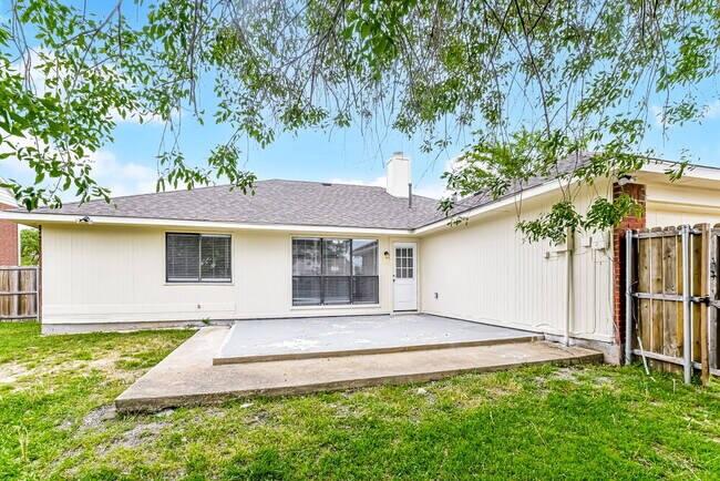 Building Photo - 7410 Aberdeen Dr