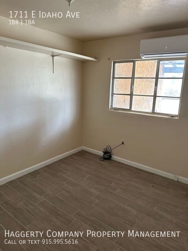 Building Photo - 1711 E Idaho Ave