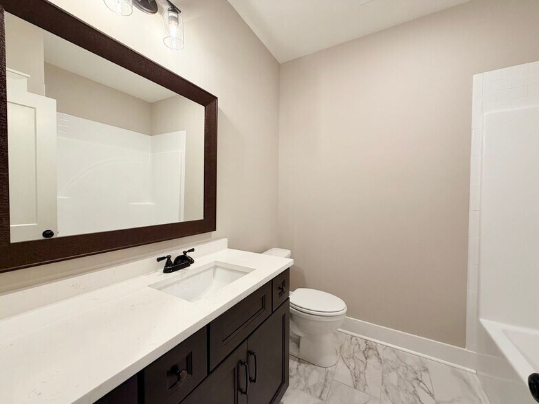 Building Photo - 521 Bristleleaf Path