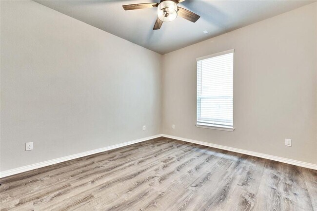 Building Photo - 5905 Giovanni Pl