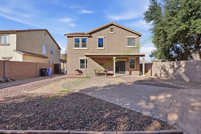 Building Photo - Corner Lot Gilbert Home with Modern Comforts in a Prime Location