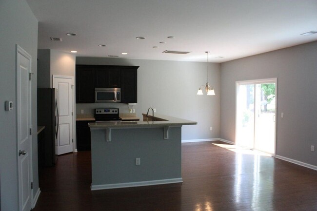 Building Photo - Summerville Rental