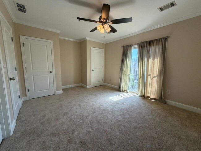 Building Photo - Lovely 3 Bedroom 3 Bath Townhouse on the east side of Athens, GA