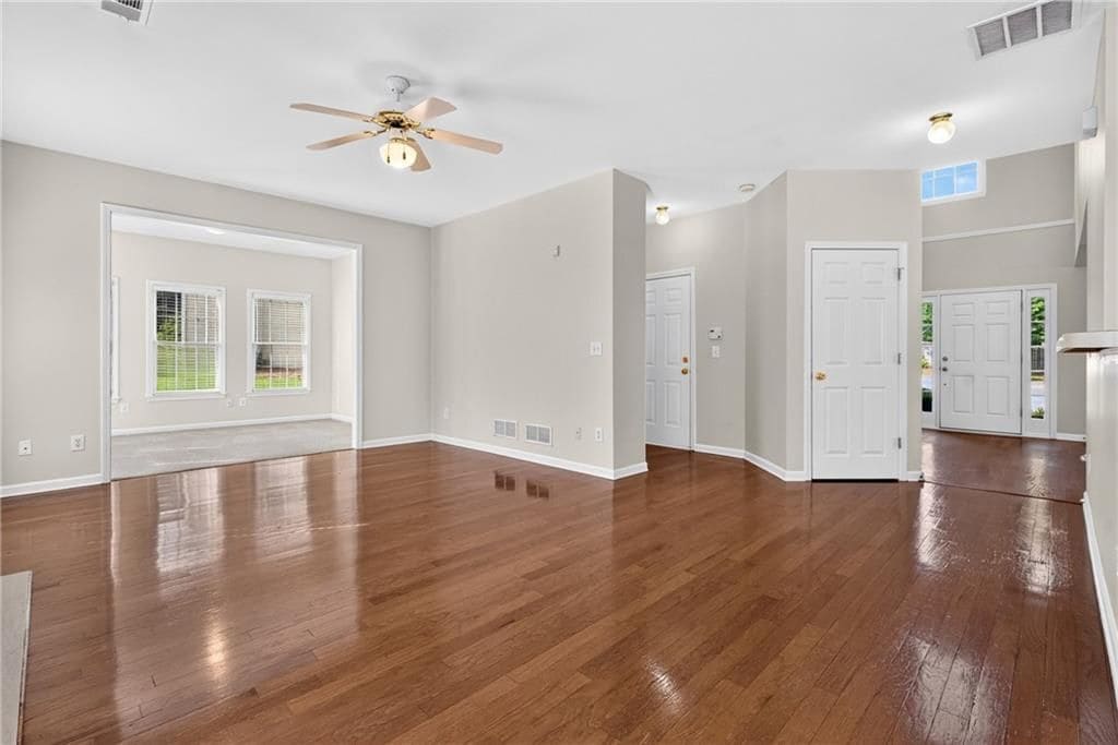 Building Photo - 2311 Ravinia Ct NE