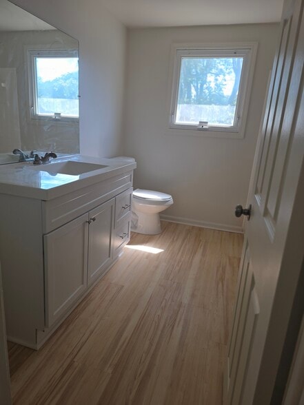 Building Photo - 130 Fairgreen Dr