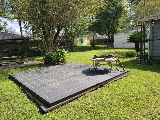 Building Photo - 6742 Feldspar St