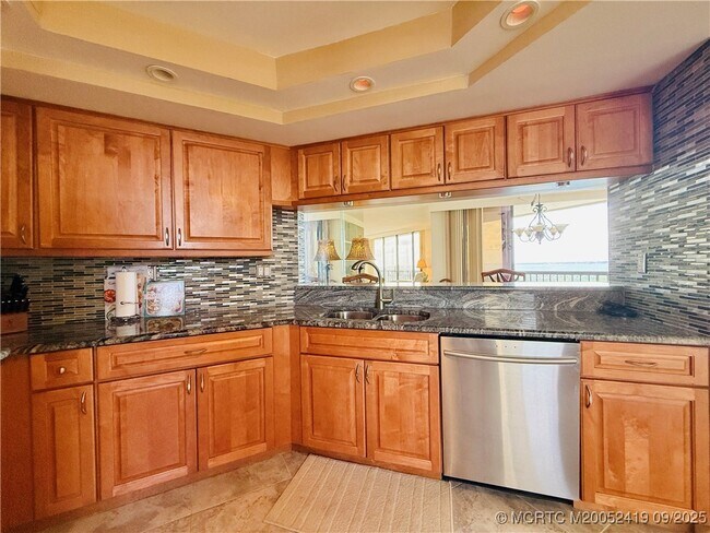 Building Photo - 9500 S Ocean Dr