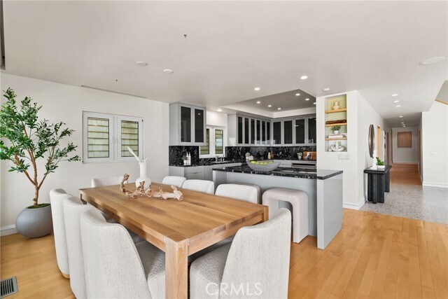 Building Photo - 1554 E Oceanfront