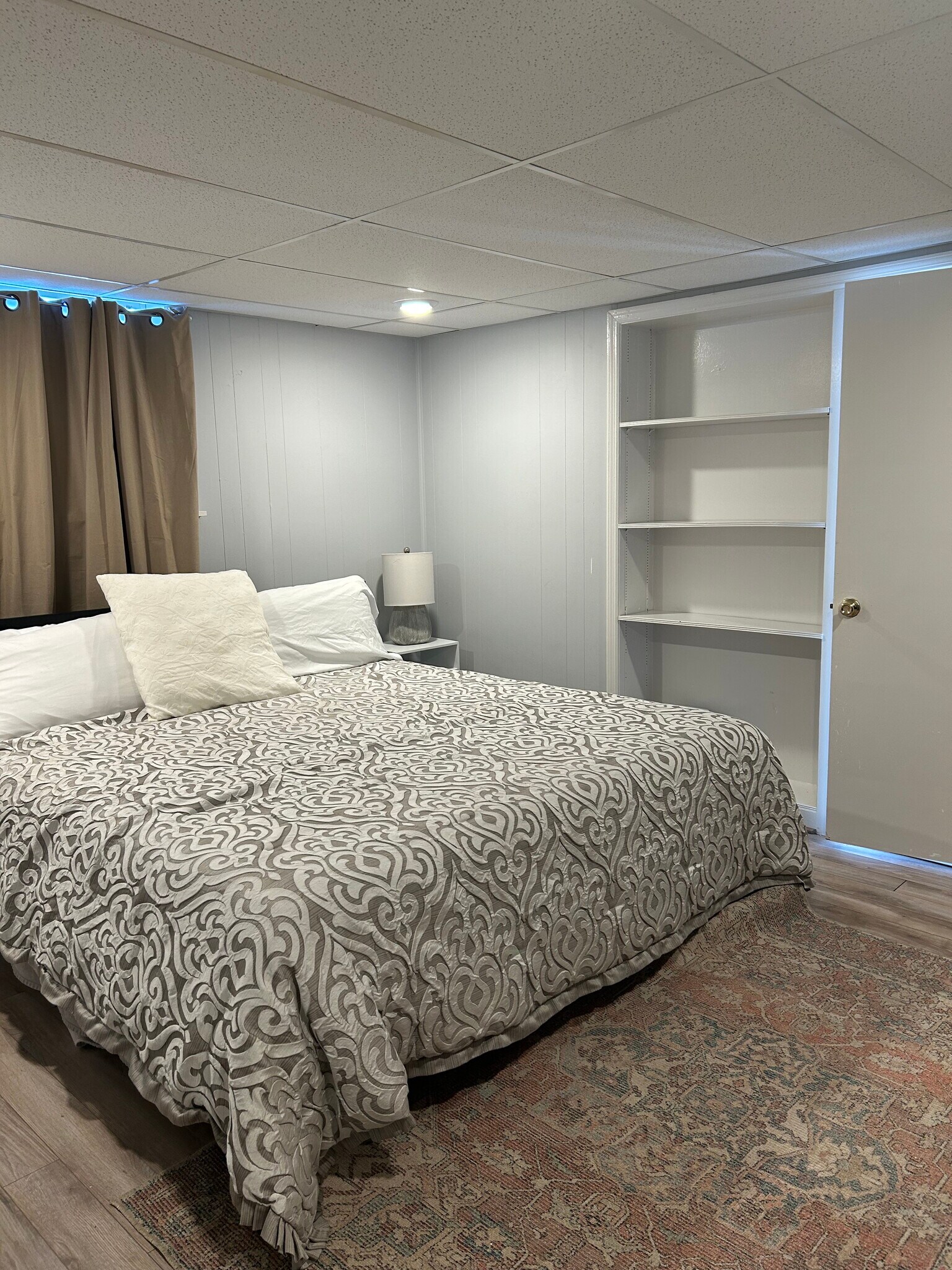 Master Bedroom - 122 Tucker Dr