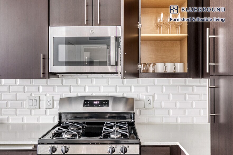 Building Photo - 5080 Camino Del Arroyo
