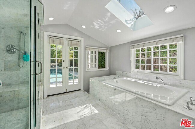 Building Photo - 3614 Malibu Country Dr