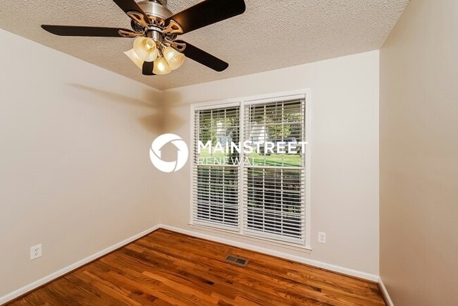 Building Photo - 3 Bedroom Pet-Friendly Home in PINSON, AL with Main Street Renewal