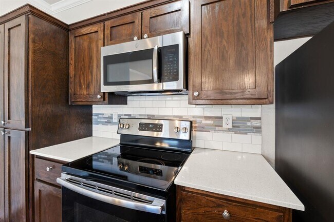 Building Photo - 917 Ramblewood St