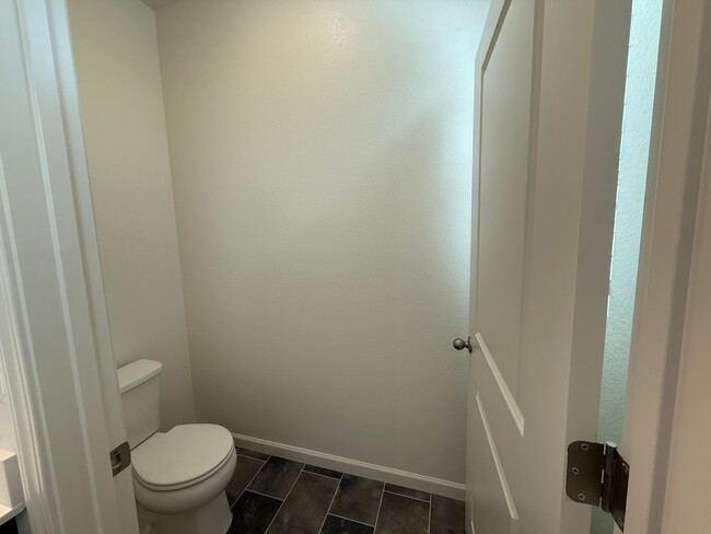 Building Photo - Brand NEW single story home in Hughson!